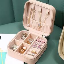 Leather jewellery box